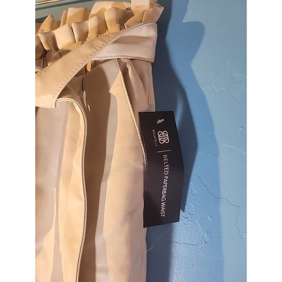 Bagatelle Womens Beige Faux Leather Pants Belted Waist Size XS New With Tags - Picture 4 of 6
